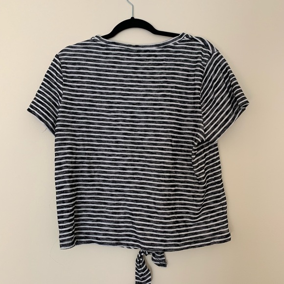 Stripped tie front t shirt - Picture 2 of 2
